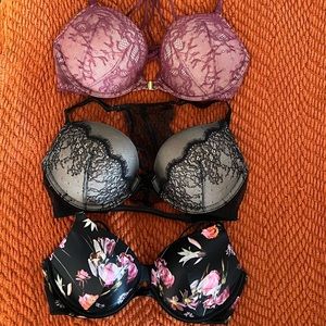 Victorias secrets bras- 32C